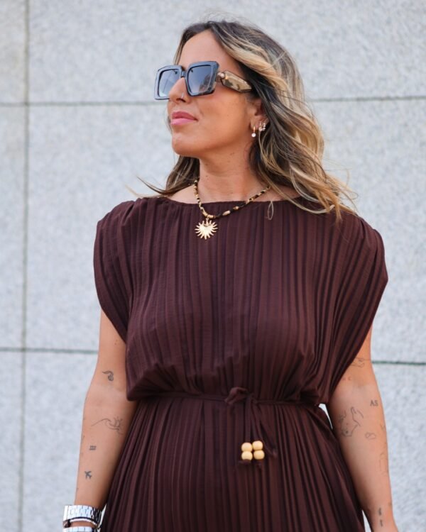 Vestido Plissado Castanho - Image 5
