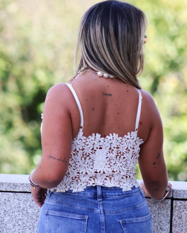 Top Bege Flores - Image 3